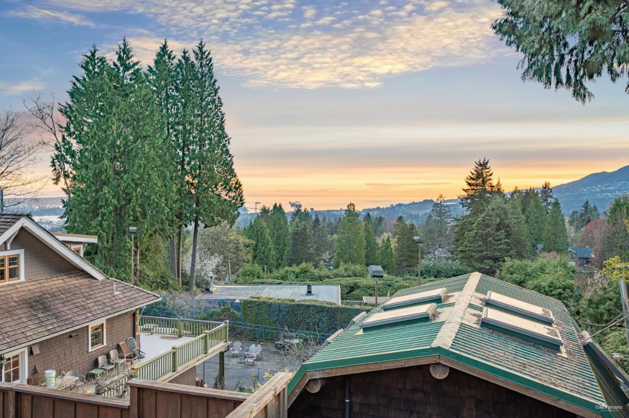 Seymour Private Bedroom, Ensuite Bathroom With Shared Pool, Hot Tub With Views North Vancouver Esterno foto