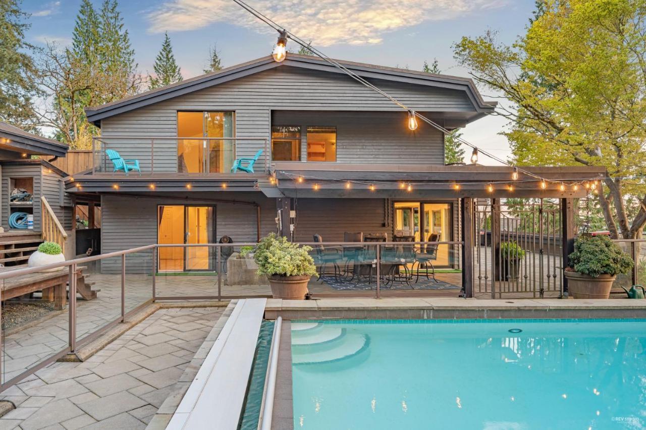 Seymour Private Bedroom, Ensuite Bathroom With Shared Pool, Hot Tub With Views North Vancouver Esterno foto