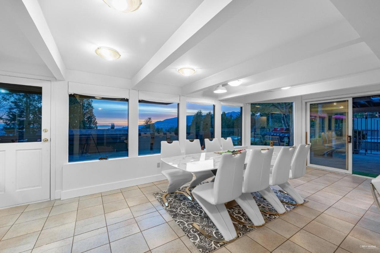 Seymour Private Bedroom, Ensuite Bathroom With Shared Pool, Hot Tub With Views North Vancouver Esterno foto