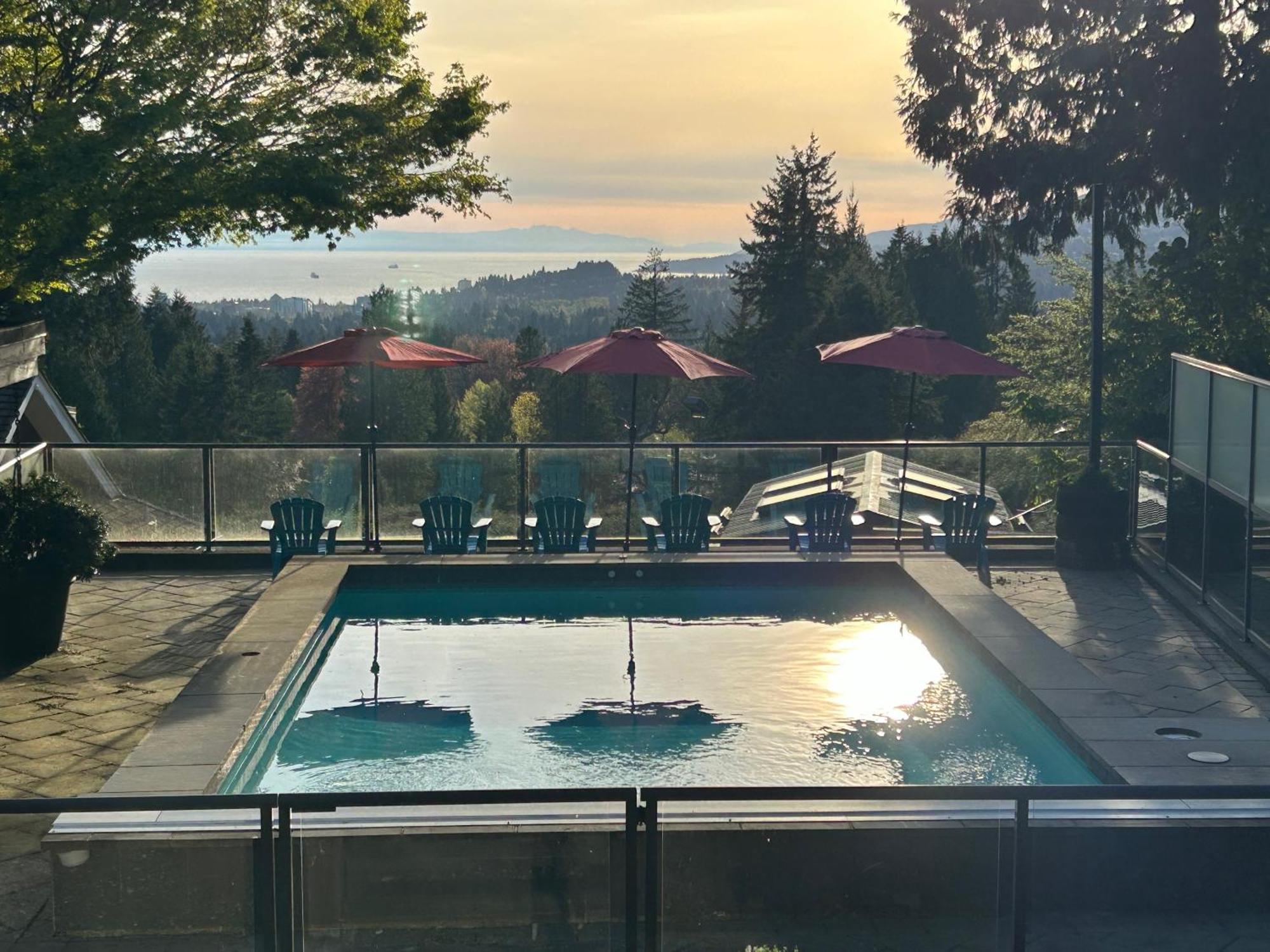 Seymour Private Bedroom, Ensuite Bathroom With Shared Pool, Hot Tub With Views North Vancouver Esterno foto