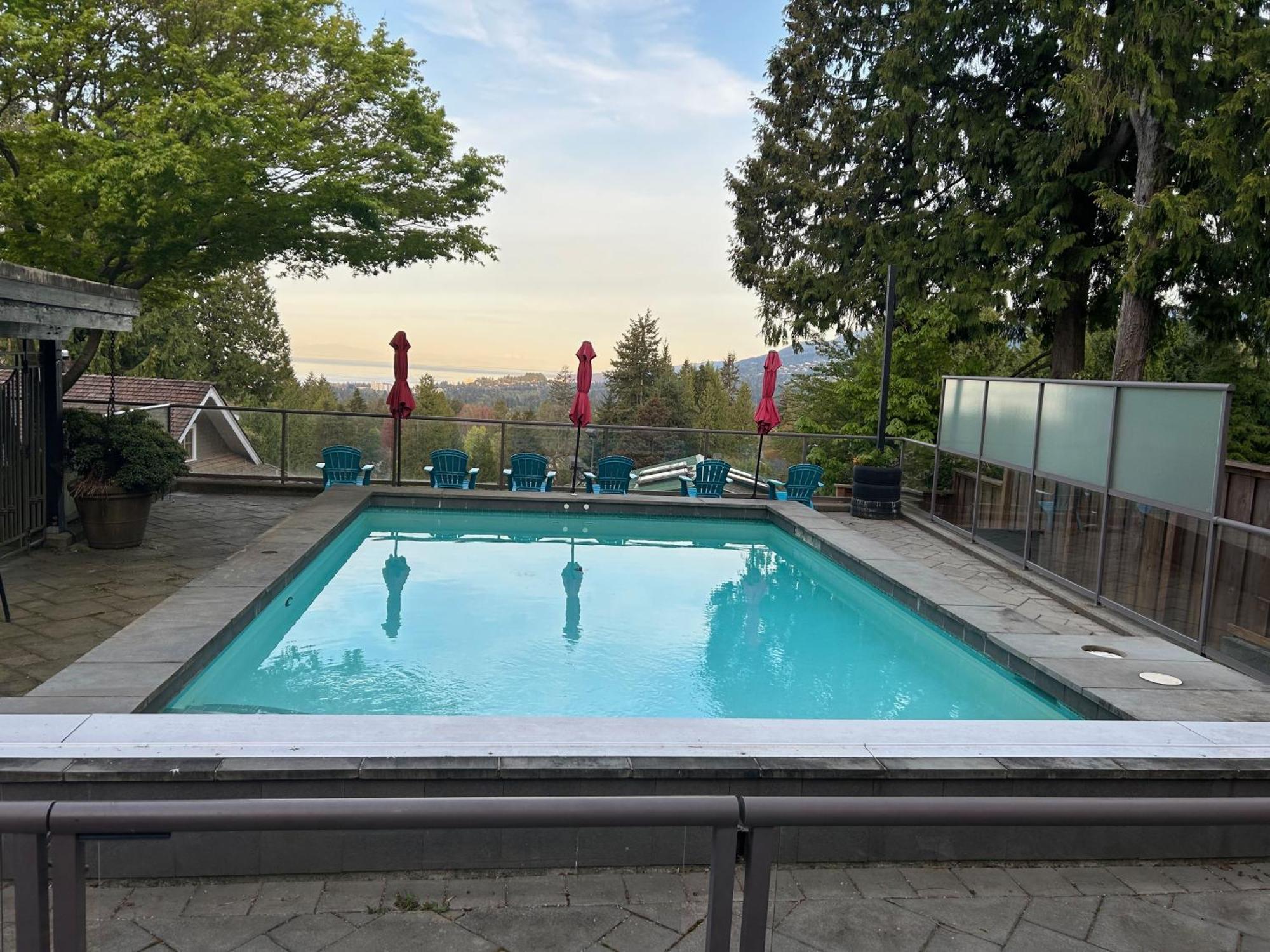 Seymour Private Bedroom, Ensuite Bathroom With Shared Pool, Hot Tub With Views North Vancouver Esterno foto