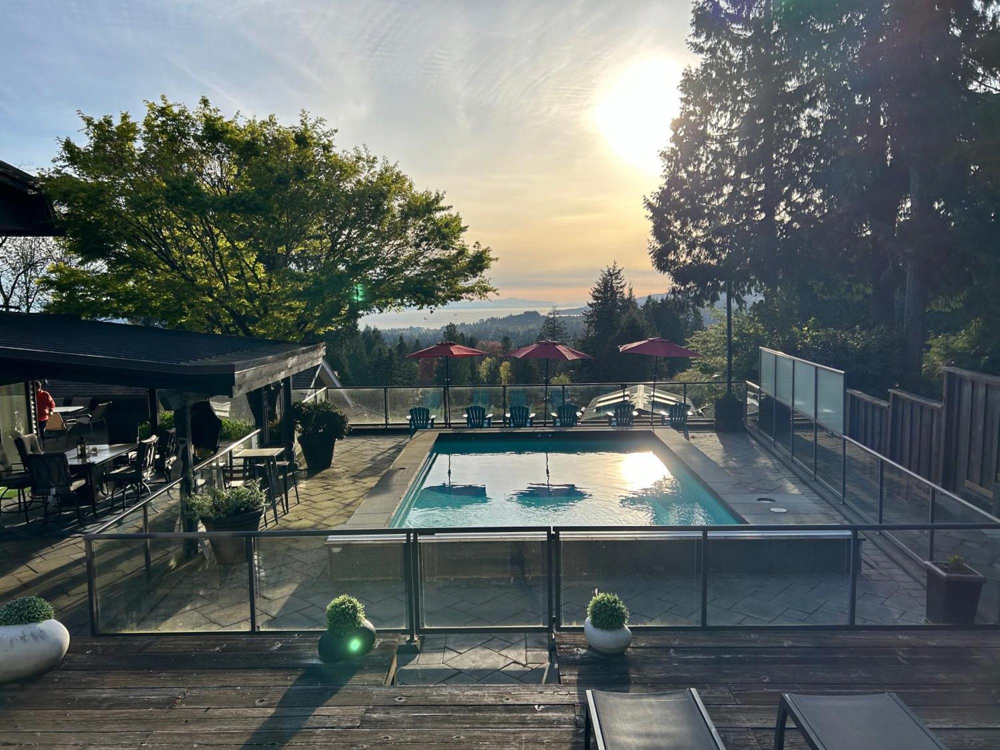 Seymour Private Bedroom, Ensuite Bathroom With Shared Pool, Hot Tub With Views North Vancouver Esterno foto