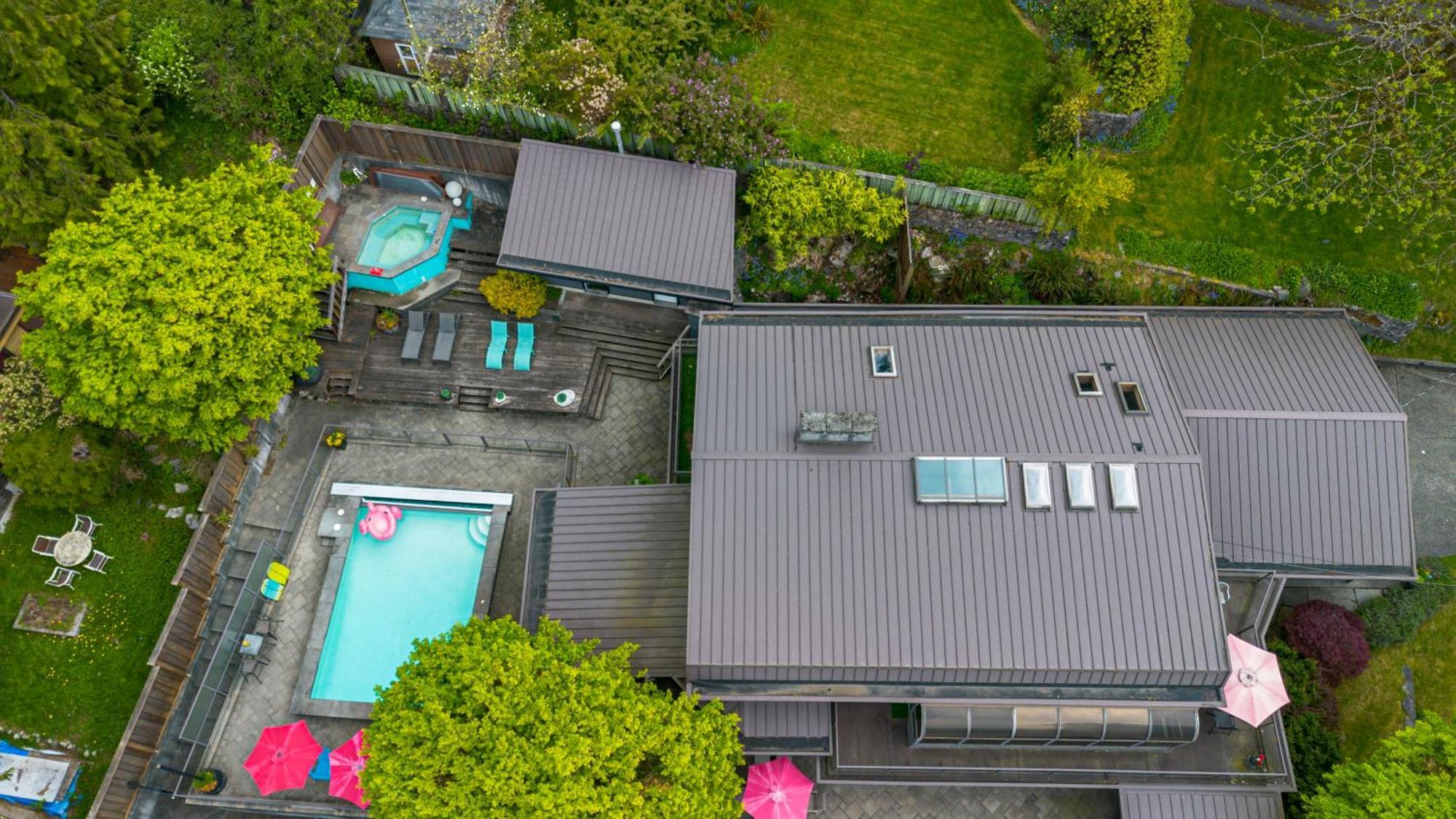 Seymour Private Bedroom, Ensuite Bathroom With Shared Pool, Hot Tub With Views North Vancouver Esterno foto